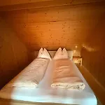 בקתה - Alpine Retreat At 1880m - Premium Sauna, 170m2