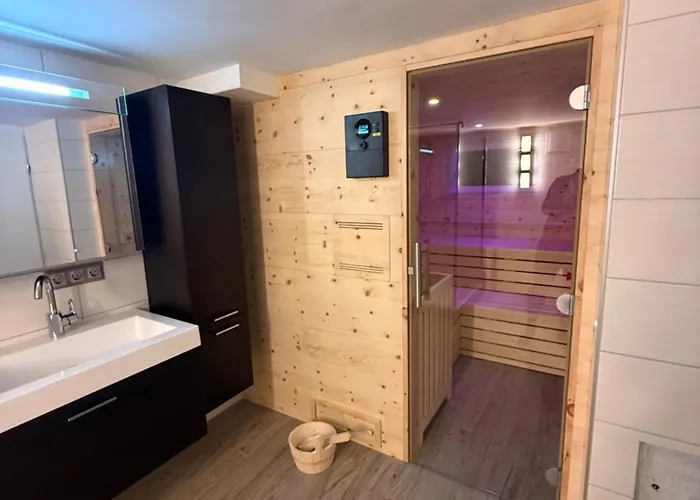 - Alpine Retreat At 1880m - Premium Sauna, 170m2 شاليه Falkert